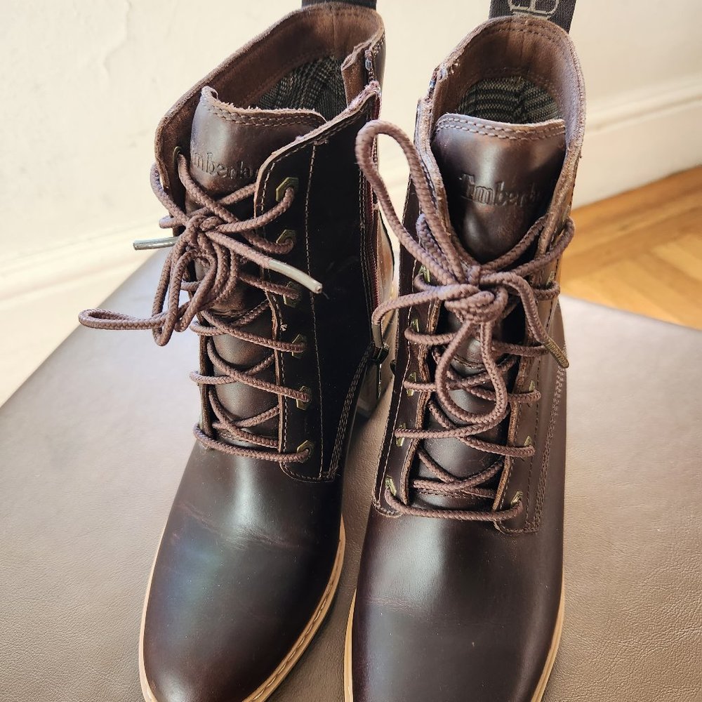 Timberland Boots Brown Heel height ~2.5 inches. Size 5.5 (US).